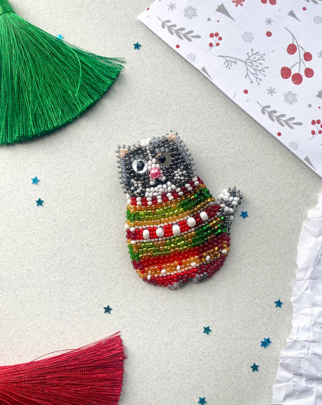Beadwork kit for creating brooch "Cat In a Sweater"