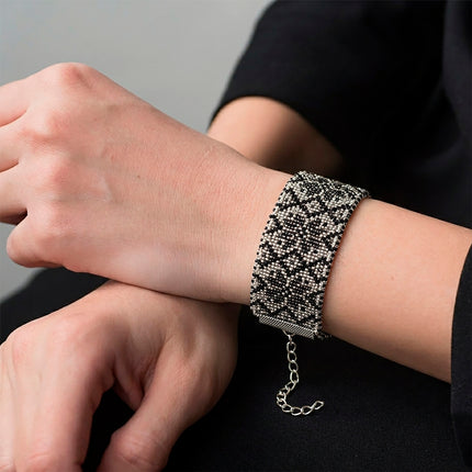 DIY Beaded Bracelet Kit "Tradition in Beads"