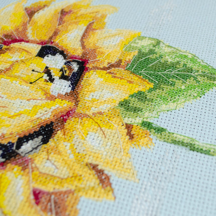 DIY Cross Stitch Kit "Beekeeper" 11.8x8.7 in