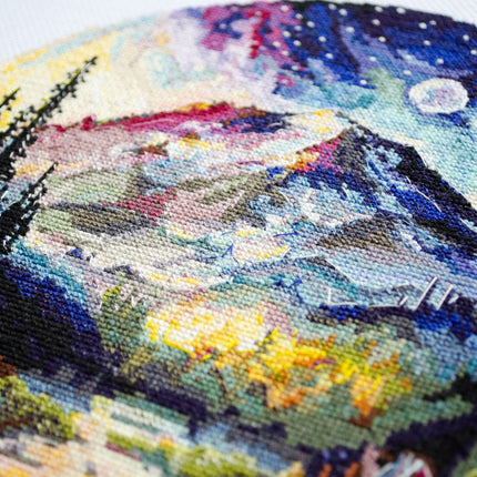DIY Cross Stitch Kit "On top of the world" 9.1x9.1 in