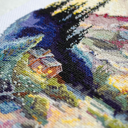 DIY Cross Stitch Kit "On top of the world" 9.1x9.1 in