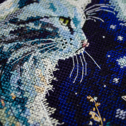 DIY Cross Stitch Kit "Night guest" 8.7x12.6 in