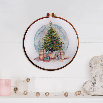 DIY Cross Stitch Kit "Moment Before Christmas" 6.7x7.5 in