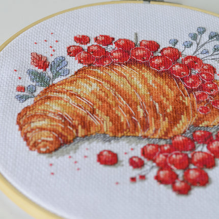 DIY Cross Stitch Kit "Redcurrant Croissant" 7.9x7.9 in