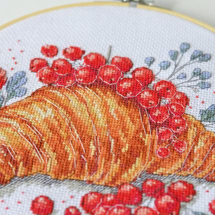 DIY Cross Stitch Kit "Redcurrant Croissant" 7.9x7.9 in