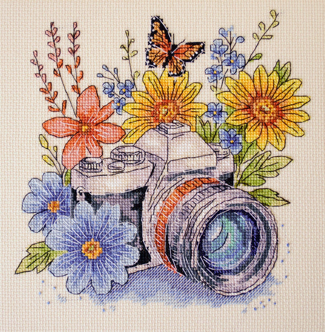 DIY Cross Stitch Kit "Catch the Moment " 7.9x7.9 in