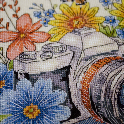 DIY Cross Stitch Kit "Catch the Moment " 7.9x7.9 in