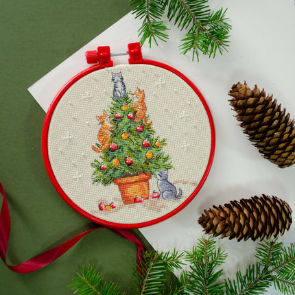 Counted Cross Stitch Kit "The naughty cats"