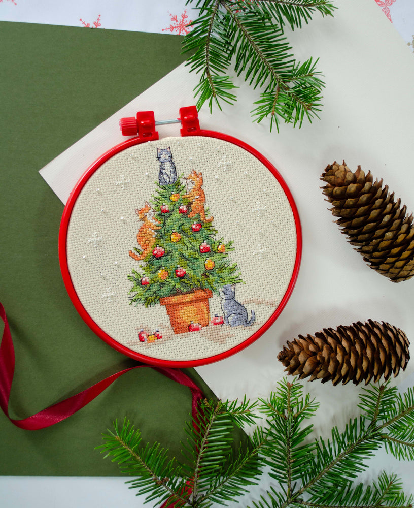 Counted Cross Stitch Kit "The naughty cats"