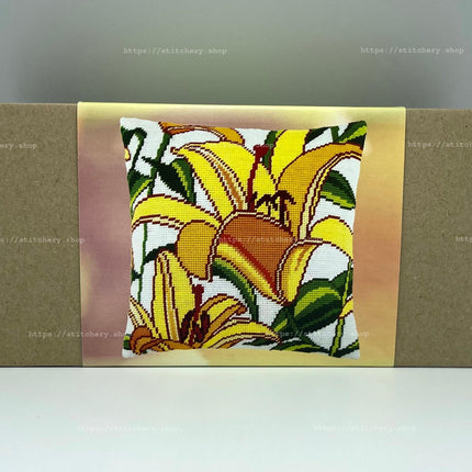 Needlepoint Pillow Kit "Lilies"