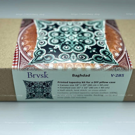 Needlepoint Pillow Kit "Breeze"