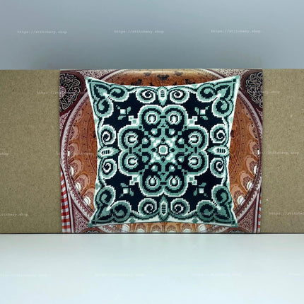 Needlepoint Pillow Kit "Breeze"