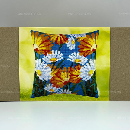 Needlepoint Pillow Kit "Daisies"