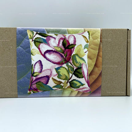 Needlepoint Pillow Kit "Magnolia"