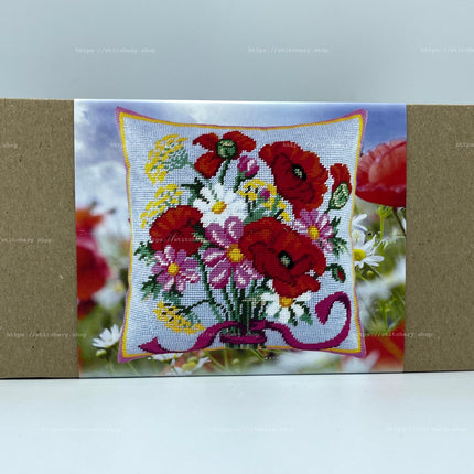 Needlepoint Pillow Kit "Bouquet"