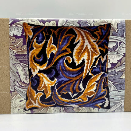 Needlepoint Pillow Kit "Acanthus"