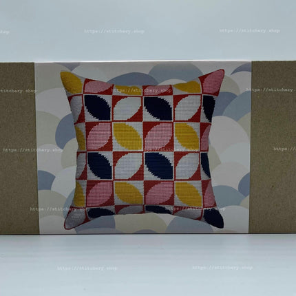 Needlepoint Pillow Kit "Golden Age Pattern"