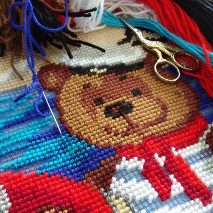 Needlepoint Pillow Kit "Bear the Sailor"
