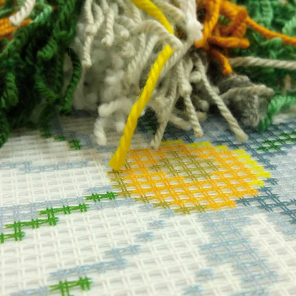Needlepoint Pillow Kit "Daisies"