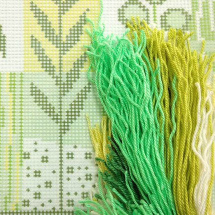 Needlepoint Pillow Kit "Bamboo"