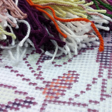 Needlepoint Pillow Kit "Magnolia"