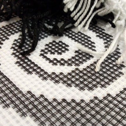 Needlepoint Pillow Kit "Serpentine"