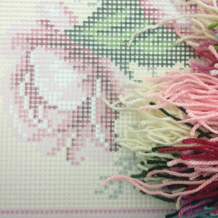 Needlepoint Pillow Kit "Bouquet of Roses"
