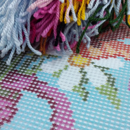 Needlepoint Pillow Kit "Bouquet"