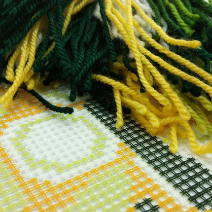 Needlepoint Pillow Kit "Iman (Faith)"