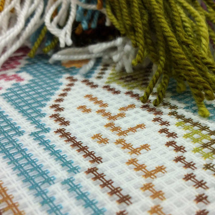 Needlepoint Pillow Kit "Batik"