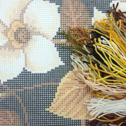 Needlepoint Pillow Kit "Magnolia"