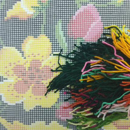 Needlepoint Pillow Kit "Hedge of Flowers"