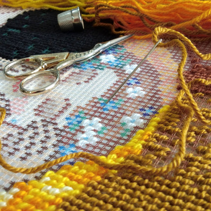 Needlepoint Pillow Kit "The Kiss"