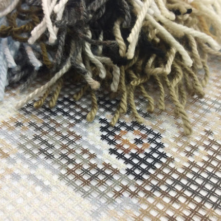 Needlepoint Pillow Kit "Wolves"