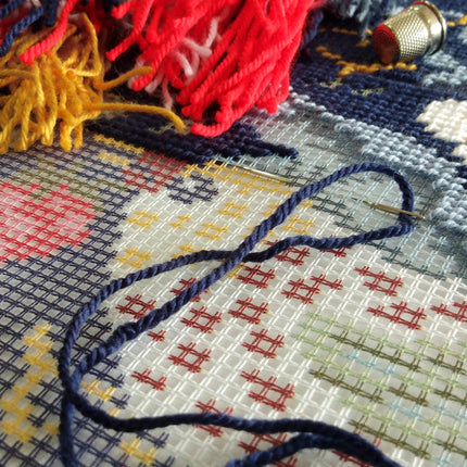 Needlepoint Pillow Kit "Strawberry Thief"