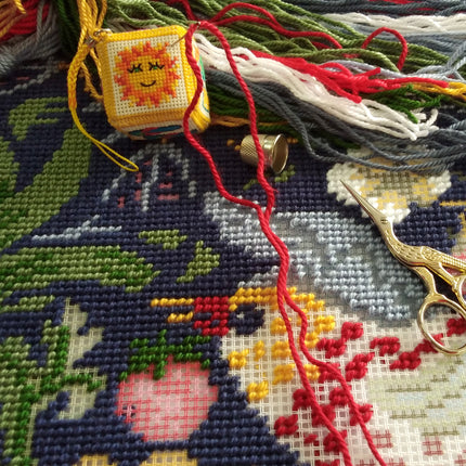 Needlepoint Pillow Kit "Strawberry Thief"