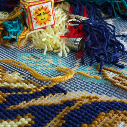 Needlepoint Pillow Kit "Honeysuckle"