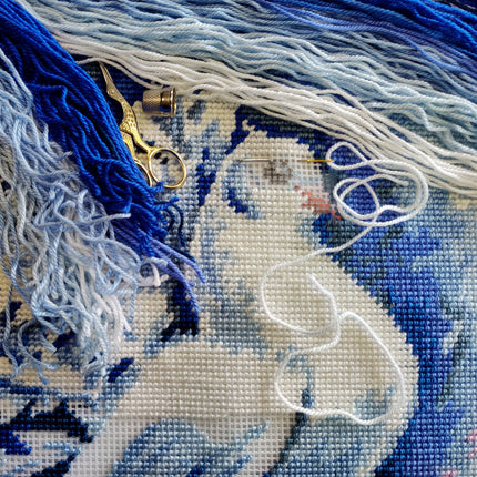 Needlepoint Pillow Kit "White Pigeon"