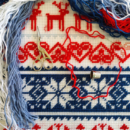 Needlepoint Pillow Kit "Christmas Deer Pattern"