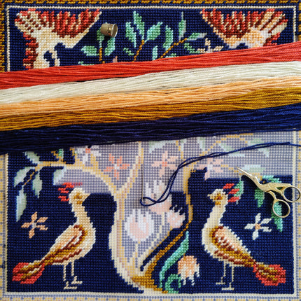 Needlepoint Pillow Kit "Birds"