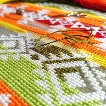 Needlepoint Pillow Kit "Guatemala"
