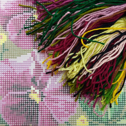 Needlepoint Pillow Kit "Viola"