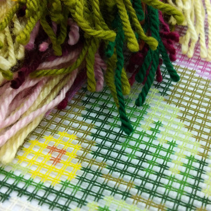 Needlepoint Pillow Kit "Viola"