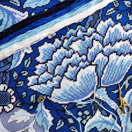 Needlepoint Pillow Kit "Windrush. Peony"