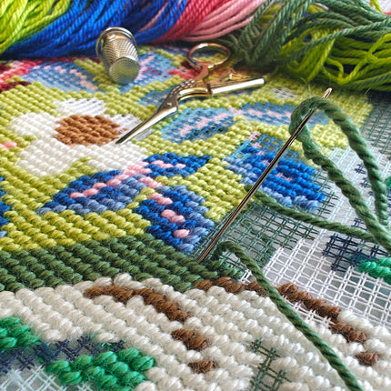 Needlepoint Pillow Kit "Rose Wreath"