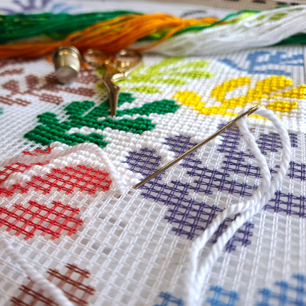 Needlepoint Pillow Kit "The Sheaf"