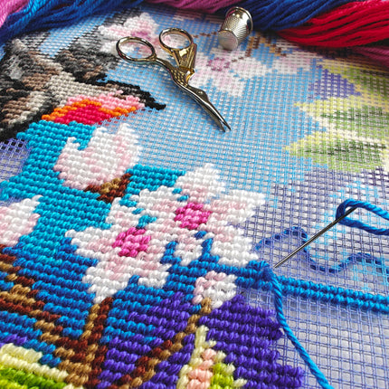 Needlepoint Pillow Kit "Redstart. Tree"