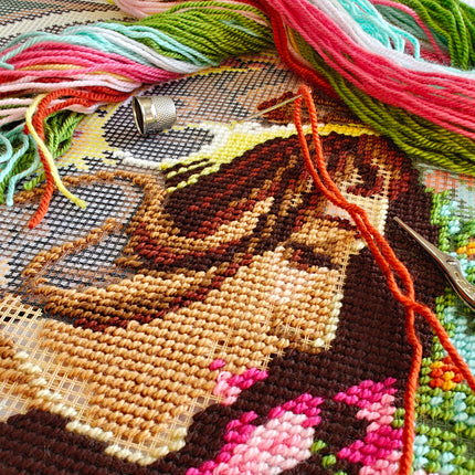 Needlepoint Pillow Kit "Primrose"