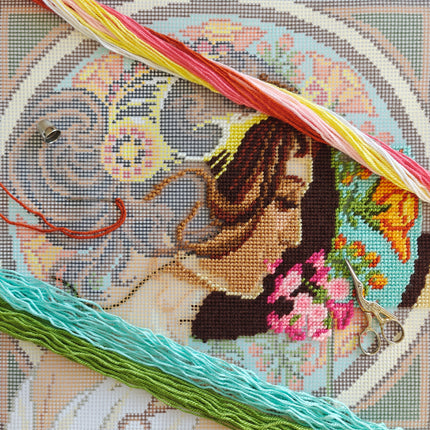 Needlepoint Pillow Kit "Primrose"