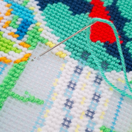 Needlepoint Pillow Kit "Hens"